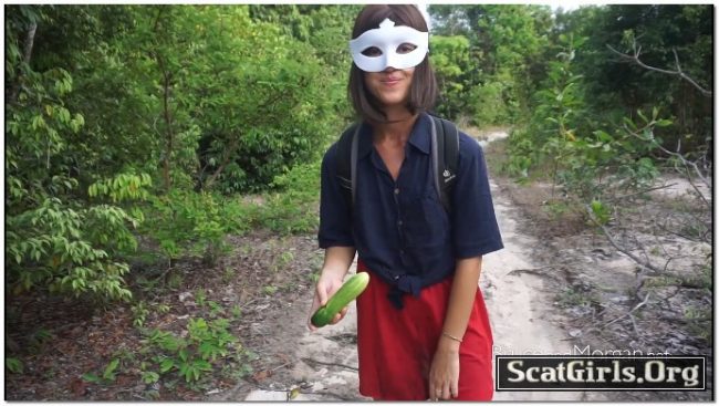 Morgan Plays With Veggies - BruceAndMorgan